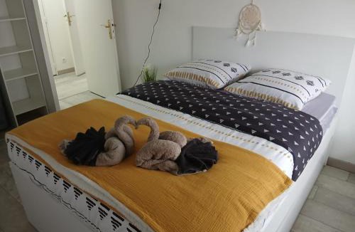 Mantes-la-Jolie Apartment | Cosy Jolie T3 - Centre & Parking gratuit