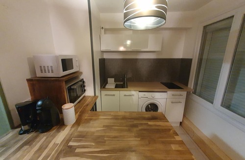 Tulle Apartment | Cosy Jungle Studio 🦍