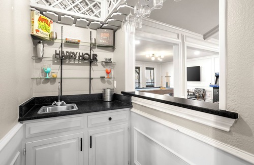 Rowlett House | Cosy Lakefront Home