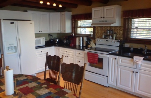 Lake Norman of Catawba Cabin | Cosy Lakefront Log Cabin