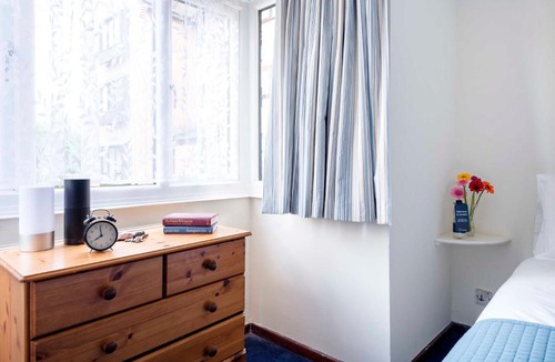 Southfield Apartment | Cosy Leafy Chiswick Apartment