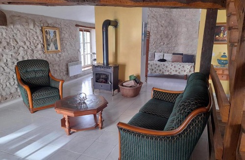 Commercy Apartment | COSY LOFT AVEC JARDIN