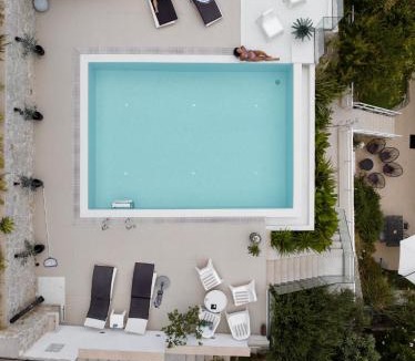 Ploce Apartment | Cosy Loft w Private Pool & Patio