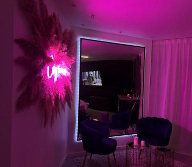 La Celle-sous-Gouzon Apartment | Cosy Love Room