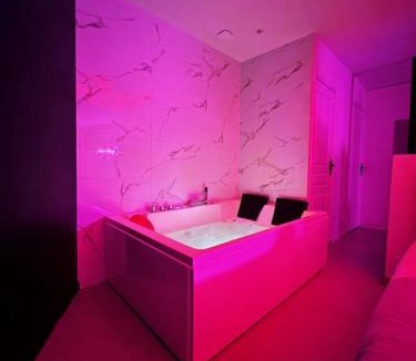 La Celle-sous-Gouzon Apartment | Cosy Love Room