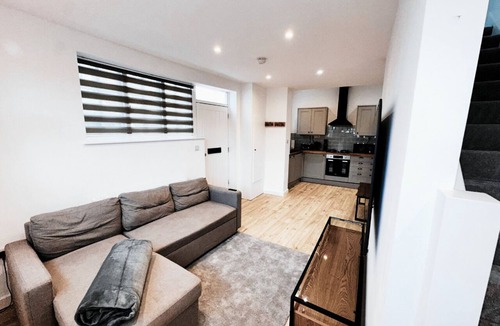 Calverton Apartment | Cosy & Luxury 2BR Flat in Calverton