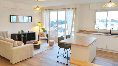Centre Ville Apartment | Cosy Mélodie 2CH - Parc Expositions avec Balcon & Parking