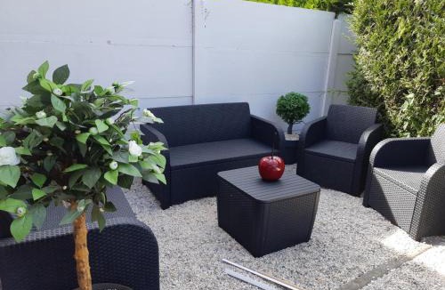 La Riviere-Saint-Sauveur House | Cosy maison 3 chambres Honfleur jardin, parking privé et jacuzzi