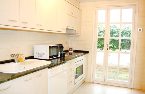 Cambrils House | Cosy marine & spa villa