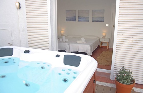 Cambrils House | Cosy marine & spa villa