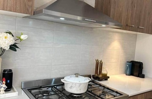 Melton South House | Cosy meets comfortable on Riverside, air-conditioned.