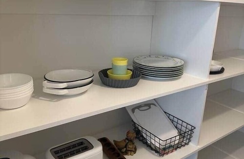 Melton South House | Cosy meets comfortable on Riverside, air-conditioned.