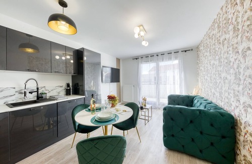 Melun Apartment | Cosy Melun