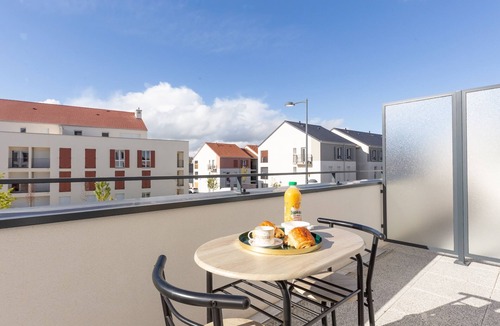 Melun Apartment | Cosy Melun