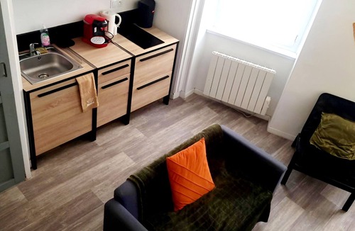 Le Bourg Apartment | Cosy mezzanine studio in Narbonne town center, close to beaches