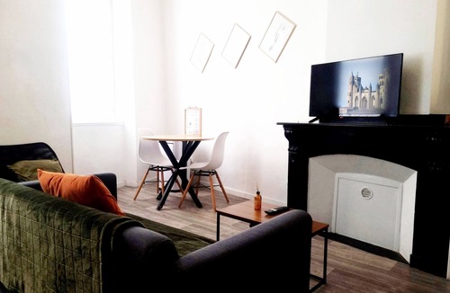 Le Bourg Apartment | Cosy mezzanine studio in Narbonne town center, close to beaches
