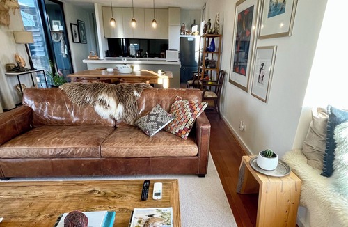 Clunes Cottage | Cosy “Mod” in Clunes