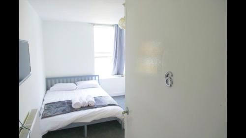 Leamington Spa Apartment | Cosy & Modern 1 Bed Studio Apart-Hotel