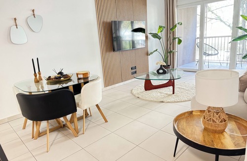 Hopitaux-Facultes Apartment | Cosy, modern apartment in the Hôpitaux-Facultés district