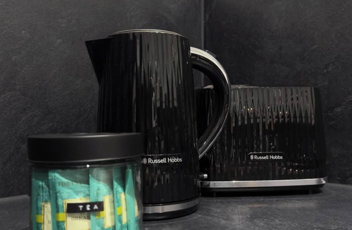 Leith Apartment | Cosy Modern Apartment on Leith Walk