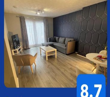 Darlaston Apartment | Cosy, modern Apartment