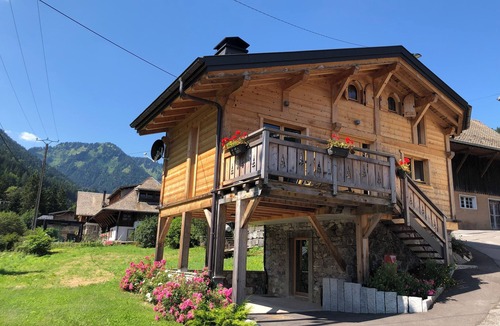Seytroux Ski Chalet | Cosy, modern chalet with mountain views