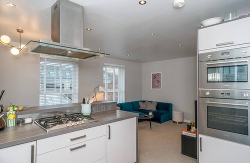 Bonnington Apartment | Cosy Modern Flat - Pass the Keys