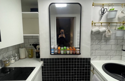 Bunhill Apartment | Cosy & Modern Gem ~ 5* Central Location, Pool, Gym