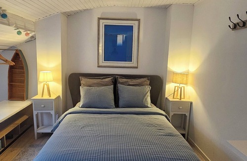 Nernier Apartment | Cosy, modern studio with mezzanine in the heart of the historic village of Nernier