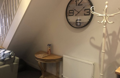 Barnoldswick House | Cosy Modern Weavers Cottage