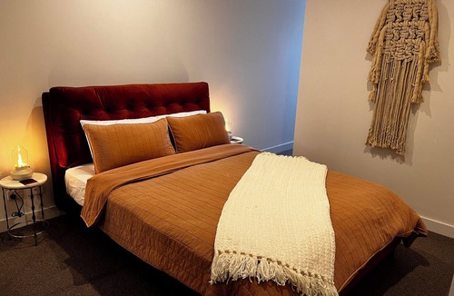 Hawthorn Apartment | Cosy Nest in Prime Location