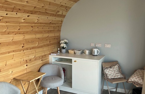 Lower Boddington Cabin | Cosy off-grid countryside cabin.