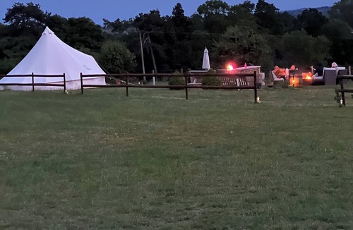 Lower Boddington Cabin | Cosy off-grid countryside cabin.