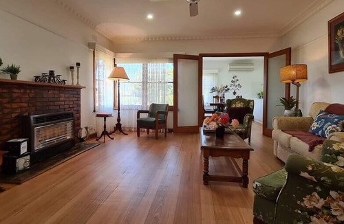 Highton House | Cosy on Cuthbert, Highton