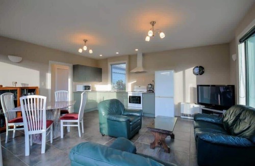 Albert Town Apartment | Cosy on Kingston Summ