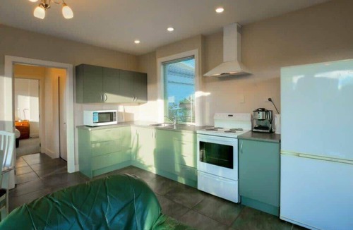 Albert Town Apartment | Cosy on Kingston Summ