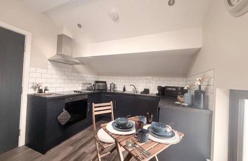 Parbold Apartment | Cosy Parbold Apartment Steps form train station