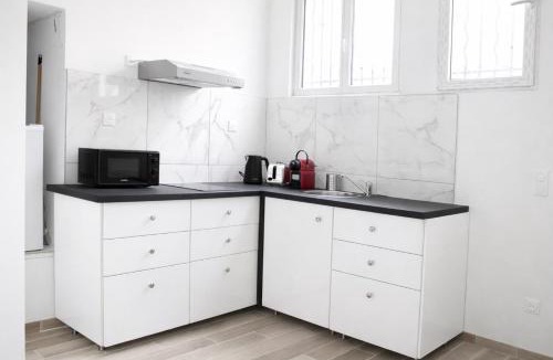Quartier du Pont-de-Flandre Apartment | Cosy Parisian Apartment near Canal de lOurcq & Metro 1BR