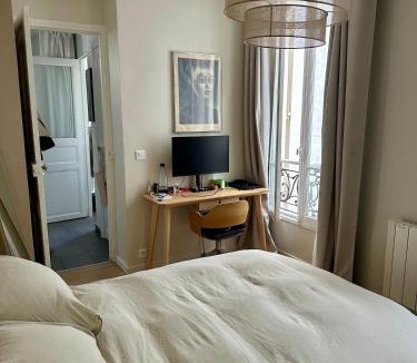 Quartier de Rochechouart Apartment | Cosy Parisian flat in the 9th