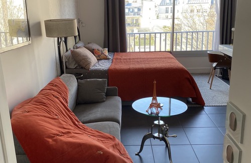 Ternes Condo | Cosy parisian place at Arc de Triomphe