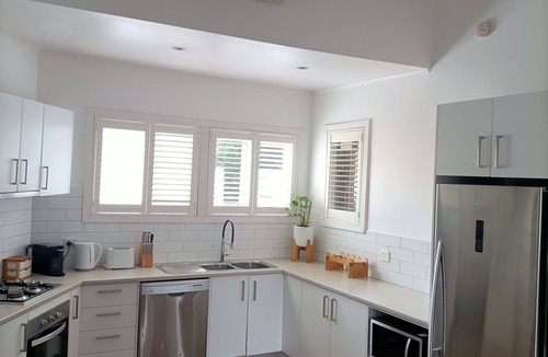 Quarry Hill House | Cosy Peel Cottage (Pet Friendly)