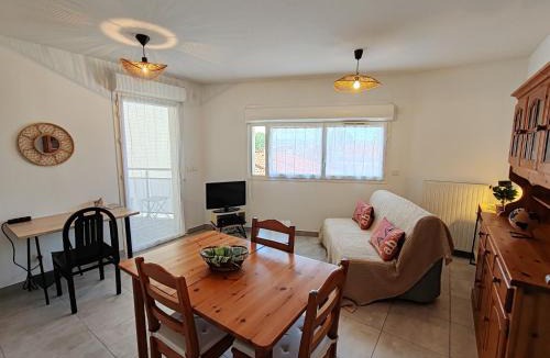 Saint-Assiscle Apartment | Cosy Perpi Gare