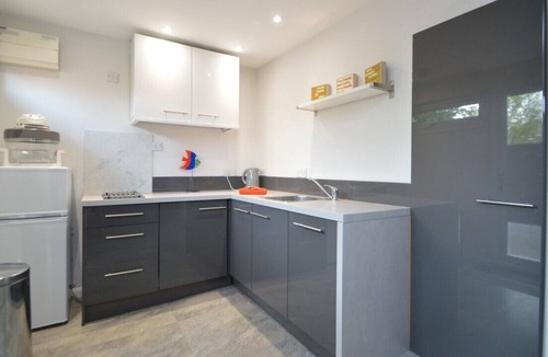 Claypole Apartment | Cosy Private Entrance Studio Apartment