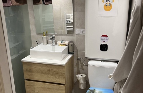 Le Beausset Apartment | Cosy, quiet studio with outdoor jacuzzi