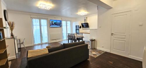 Sourdeval Apartment | Cosy rental - Normandy