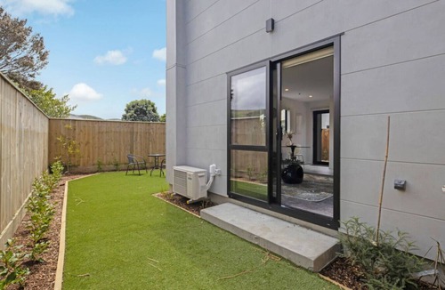 Lower Hutt Apartment | Cosy Retreat at Biddle Crescent