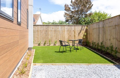 Lower Hutt Apartment | Cosy Retreat at Biddle Crescent