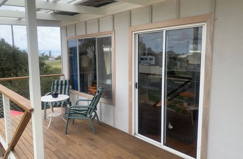 Goolwa Beach House | Cosy retro weekender with far-reaching views
