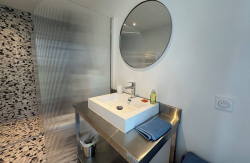 Le Bouscat Apartment | Cosy Room 2