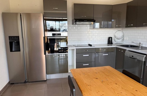 Prevessin-Moens Bed & Breakfast | Cosy room